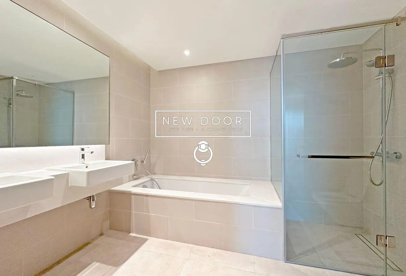 Canal Front Residence 6 – Waterfront Skyline View | Brand New | Closed Kitchen