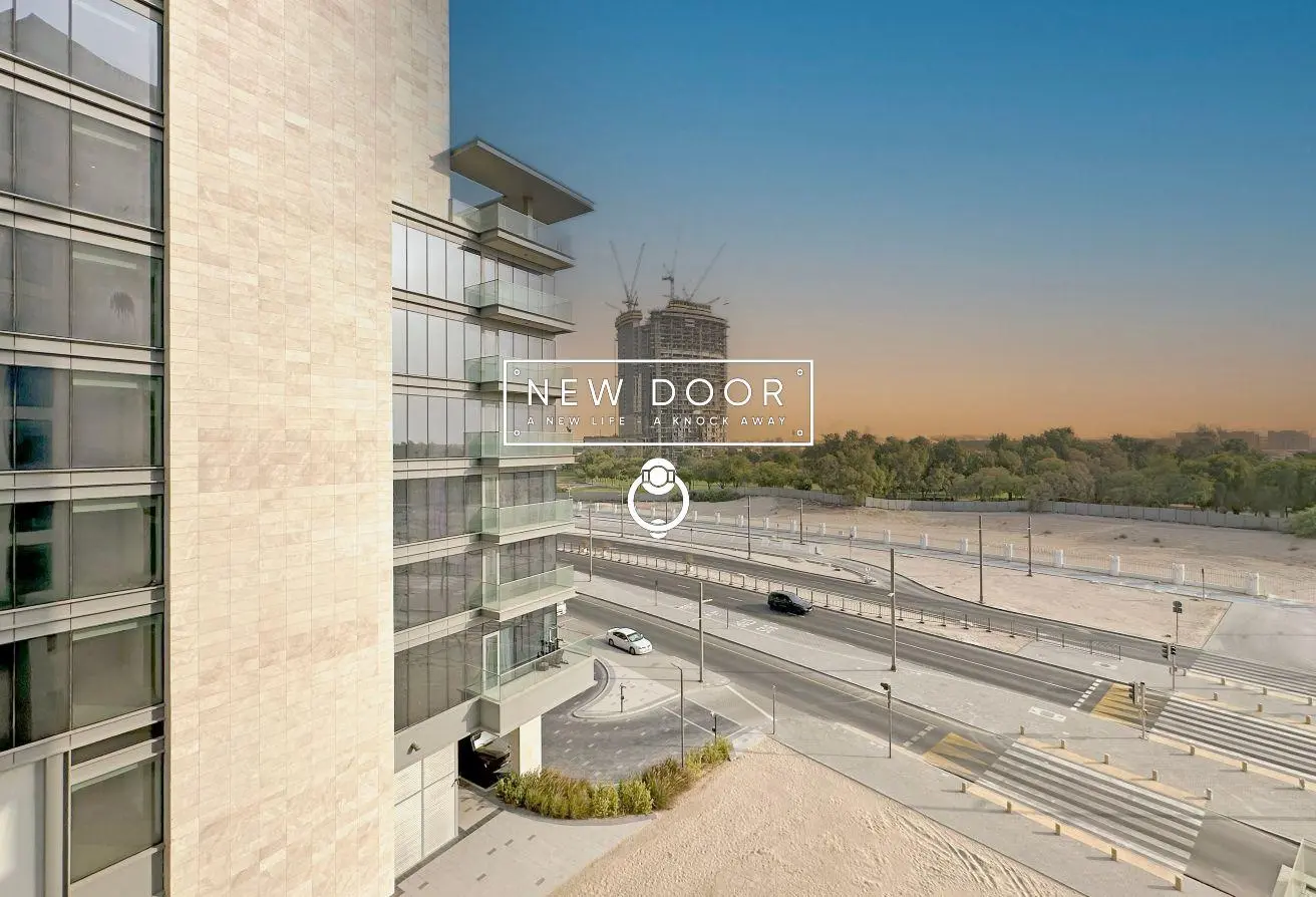 Canal Front Residence 6 – Waterfront Skyline View | Brand New | Closed Kitchen